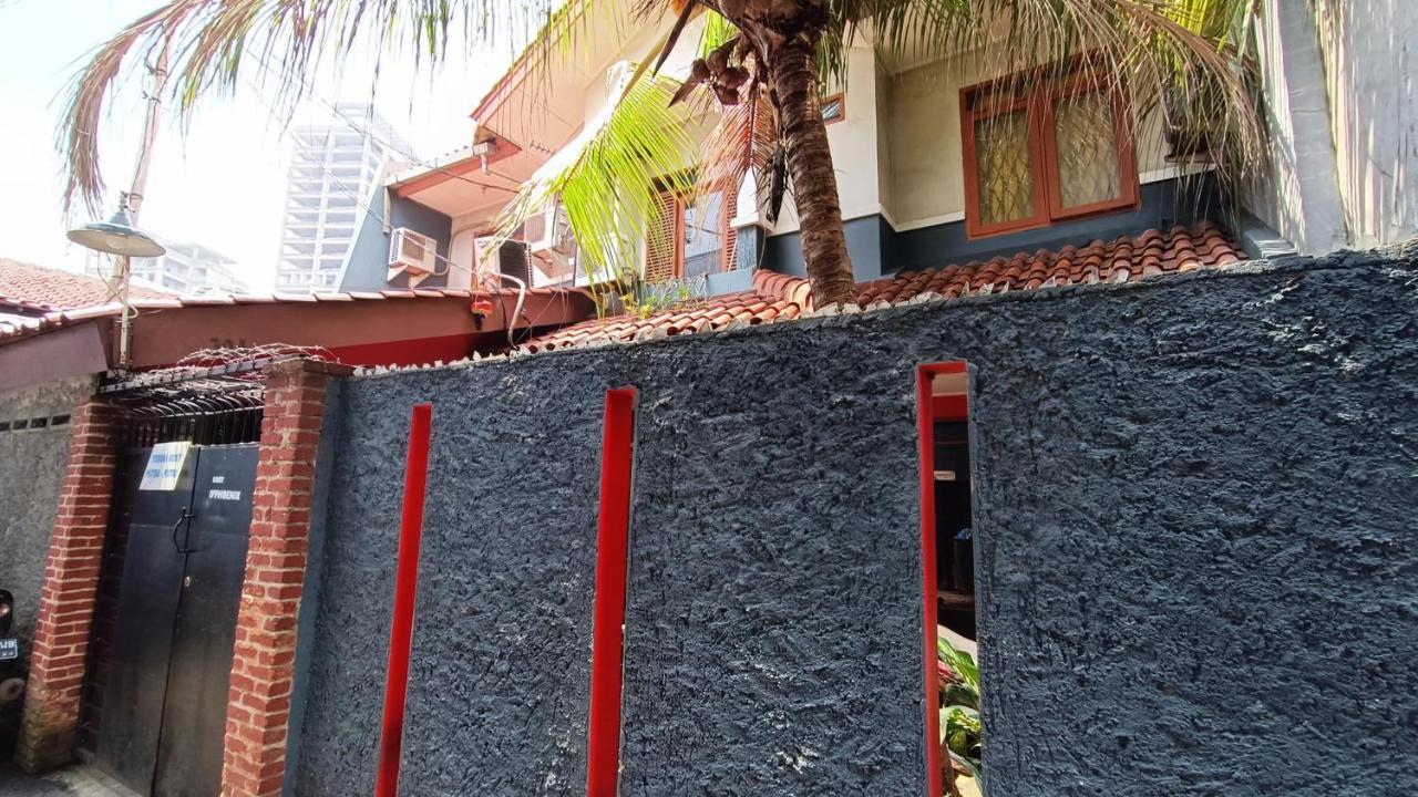 Oyo 91341 D'Phoenix Anggrek Syariah Residence Jakarta Eksteriør billede